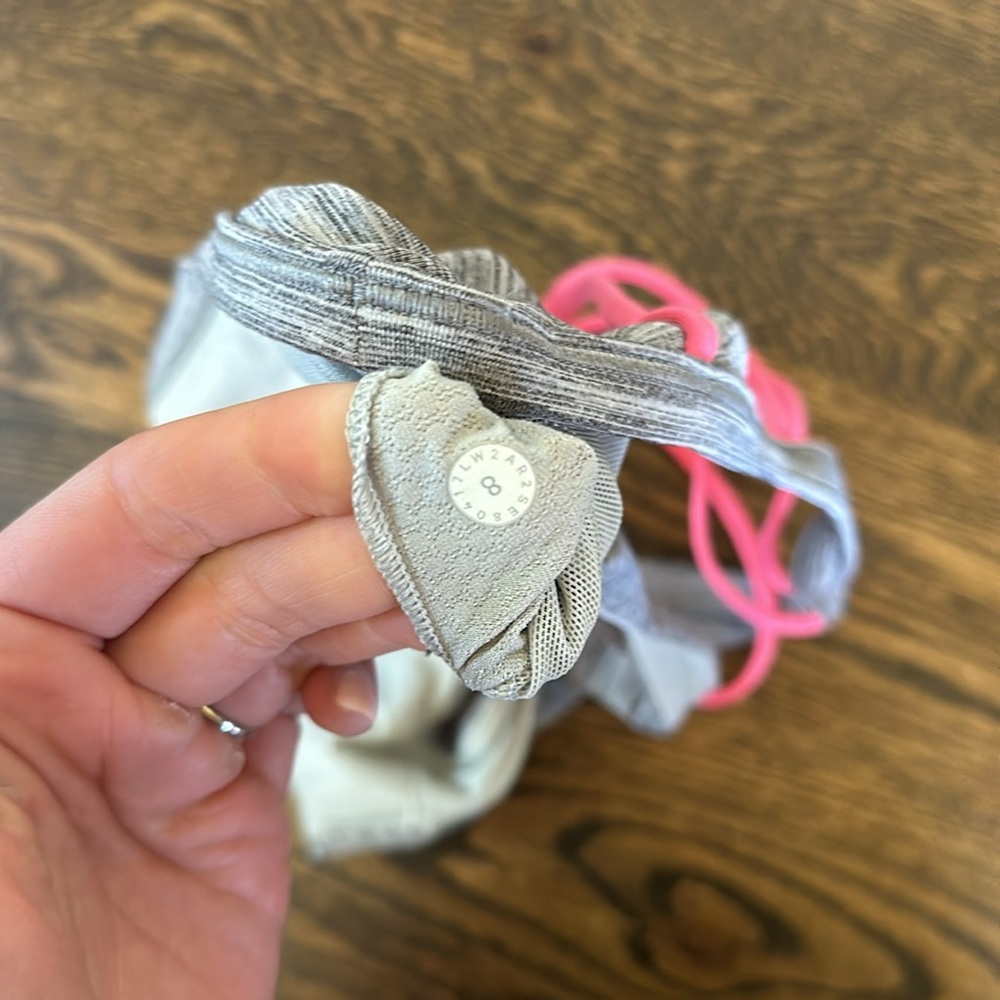 Lululemon Free To Be Zen Bra Size 8 - Picture 6 of 9